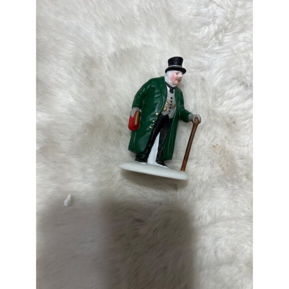Department 56 Heritage Village Collection Oliver Twist - Picture 4 of 6
